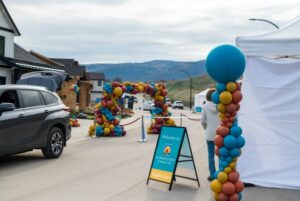 Balloons and Welcome sign for the Morningview Grand Opening Event.
